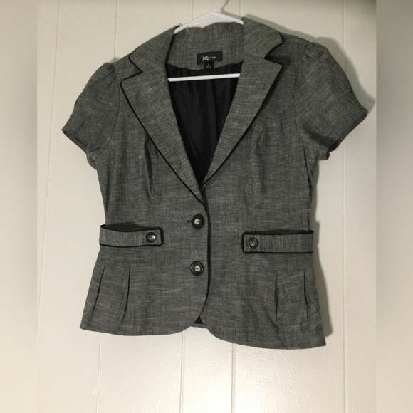 New, Iz Byer, Gray lined with black short-sleeved Blazer Jacket, Size: large. - Picture 1 of 3